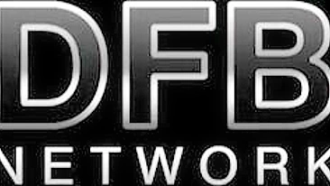 Vadias safadas brincam com consolos antes de negões meterem