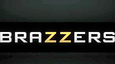 Invasor fode xota e cu da peituda no quarto