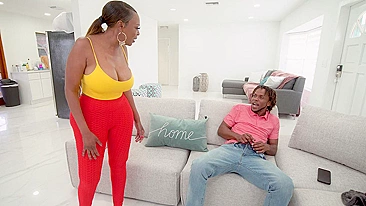 Mulher negra bunduda curte punir cara com sua bunda em pornô