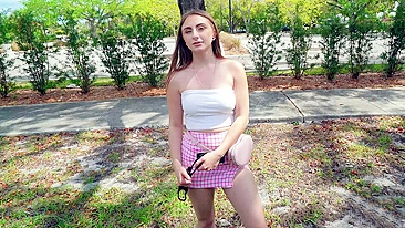 Aventuras XXX sujas esperam a garota após entrar na van