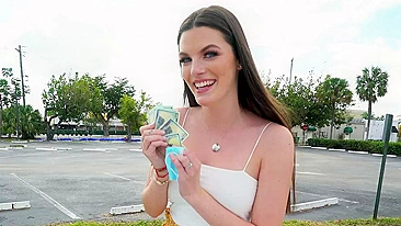 Pegador dá grana pra mina pra entrar na putaria