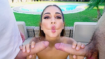 Ator careca e novato enchem a boca da safada com picas