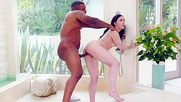 Sedutor sempre pronto pra satisfazer amante negro XXX com a buceta