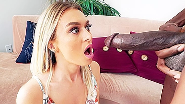 Pauzão preto fode boneca de olhos verdes