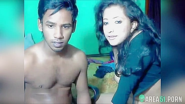 Irmã desi nua com irmão em vídeo XXX POV