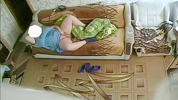 Mãe BBW se masturbando XXX na câmera espiã