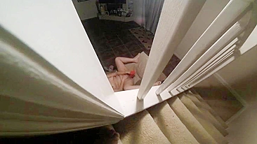 Esposa curte vibrador toda hora e é pega se masturbando