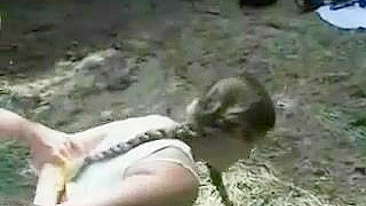 Terror pra garota teen assustada na floresta com estuprador