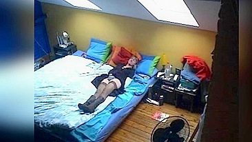 Câmera escondida flagra minha mãe safada se masturbando