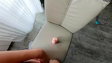 Puta se despe e pega brinquedo rosa pra masturbação