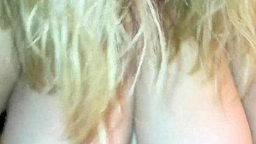 Mãe tesuda cheinha goza forte cavalgando pau