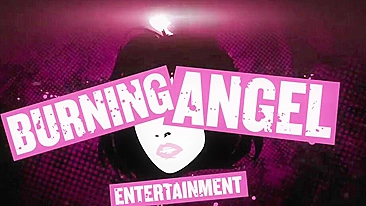 Garota emo de cabelo rosa engasgada e levando no cu pelo bartender