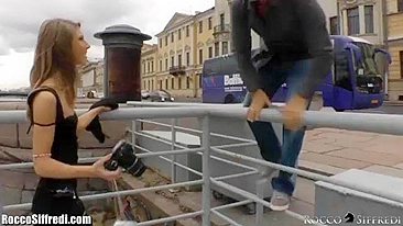 Russa fofa é pega e enrabada por Rocco Siffredi