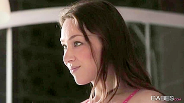 Gatinha entra na putaria de peituda e amigo