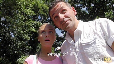 Caçador de buceta oferece grana pra Shanie Ryan foder com ele na frente do namorado