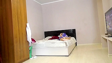 Após trocar roupa, mãe linda tem cu furado pelo enteado