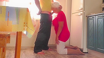 Cara pauzudo fode sem camisinha o cu grande da mãe