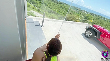 Após corrida, irmão careca do marido fode a buceta da gata sem calcinha XXX