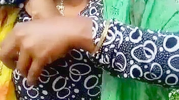 Tia tribal dehati mostra peitões e buceta. Pornô indiano