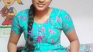 Gata desi de 18 anos quentíssima mostrando buceta em MMS, pornô indiano