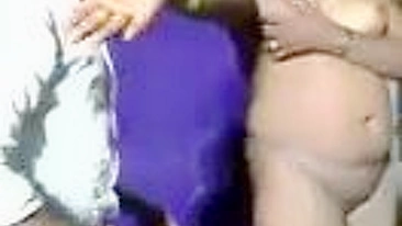 Dança nua telugu em público gravada por voyeur na multidão