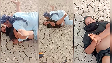 Vadia Desi madura fode ao ar livre com dois caras, escândalo pornô indiano