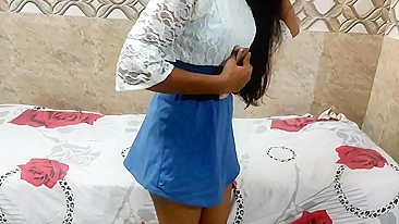 Tia desi safada tenta devar a provar sua buceta molhada