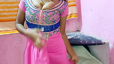 Cunhada tarada tira a roupa e tem a xota furada pelo devar