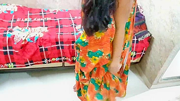 Cunhada desi fala com marido no telefone enquanto fode com devar