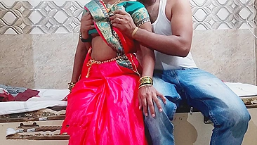 Bhabhi insatisfeita curte foda desejada com amante bonitão