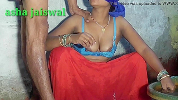 Visita ao banheiro termina em anal chudai pra cunhada indiana