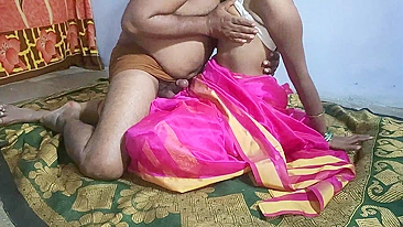 Romance faz cunhada indiana chupar pau com vontade