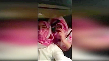 Vídeo XXX privado vazado, esposa de Dubai mostrando peitões enormes