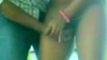 Amante desi curte sexo na cam em casa abandonada