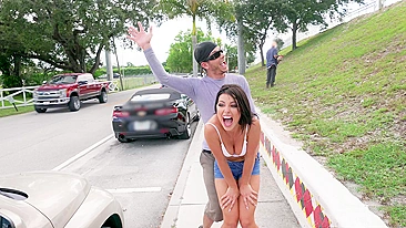 MILF dá cuzinho pro garoto XXX foder na estrada