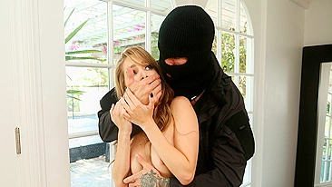 Bucetinha raspada da gata é o tesouro pro ladrão safado