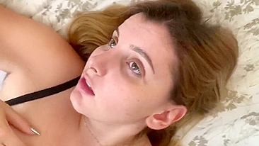 Garota não devia treinar de calcinha, tenta padrasto pro incesto