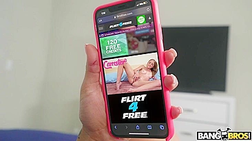 Dildo gigante dá prazer pra latina que ignora os caras