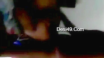 Bhabhi indiana safada curte trepada por trás em vídeo pegos