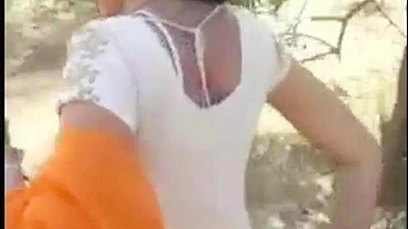 Indianos buscam lugar pra foder sem serem pegos no flagra