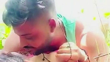 Casal indiano legal grava vídeo pegos pra subir no site pornô