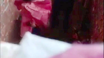 Garota indiana beija amante sem saber que tão sendo filmados