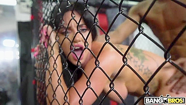 Morena safada deixa negão fraco virar garanhão potente uma vez