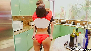 Ebony curvilínea mama pauzão branco na bucetinha doce