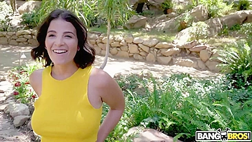 Latina gulosa mama pau sortudo ao ar livre com tesão