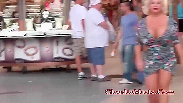 MILF balança os peitões cavalgando o pau do novo boy