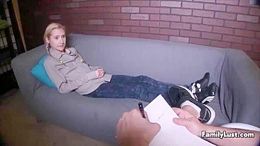 Colegial de trancinhas finalmente leva pau do meio-irmão