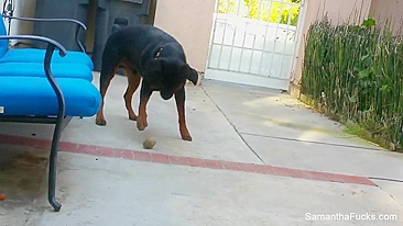 Bastidores: loira gata Samantha Saint fumando