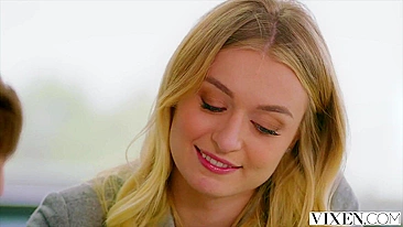 Natalia Starr larga livro e vira aula em foda quente em casa