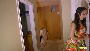 Katrina Jade tatuada e pierçada conhece vizinho e transa top no mesmo dia